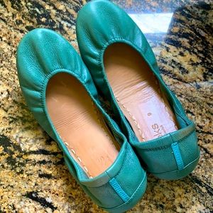 Like new Tieks